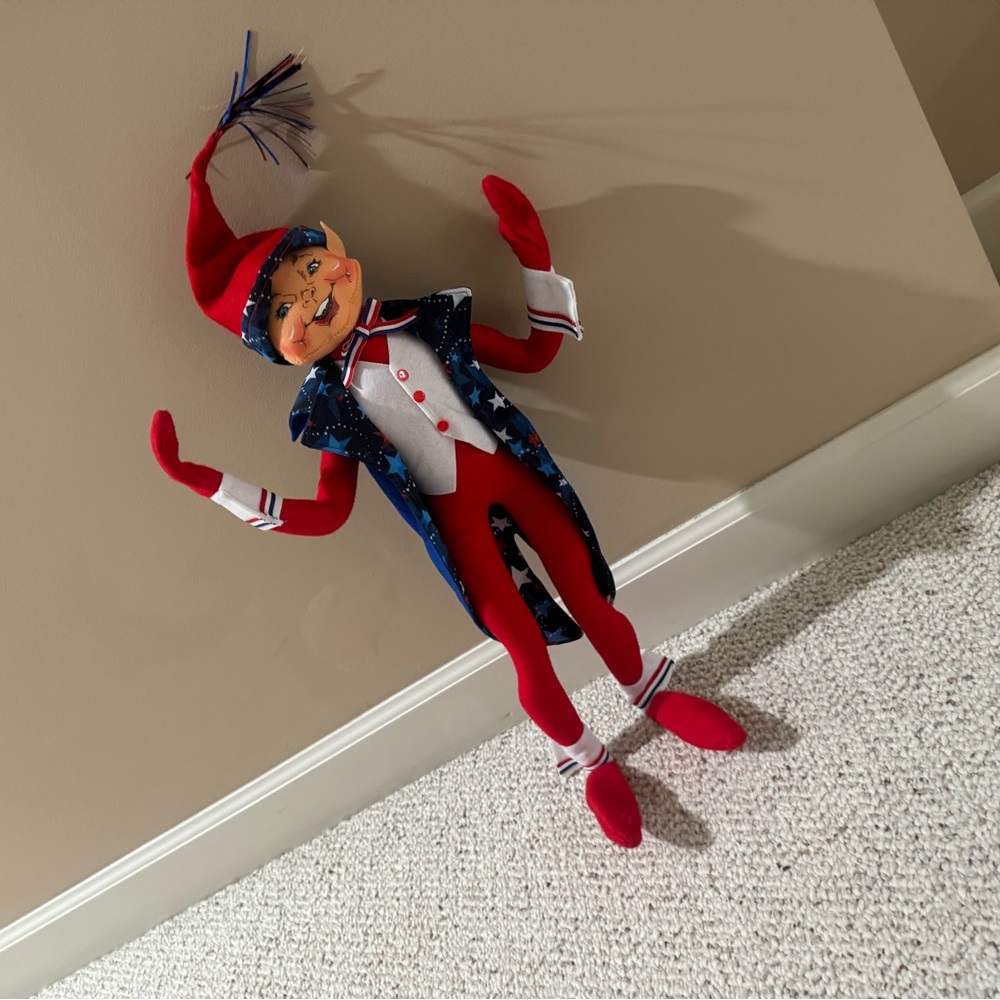 Annalee Doll Made In America Exclusive 22in SPARKY The Elf In Hand